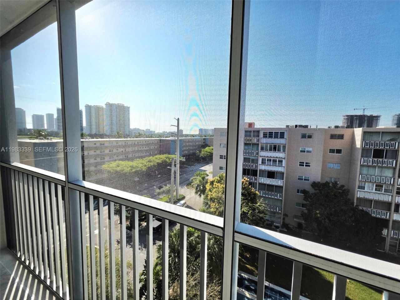 319 NE 14th Ave, Unit 702, Hallandale Beach, FL 33009 Photo