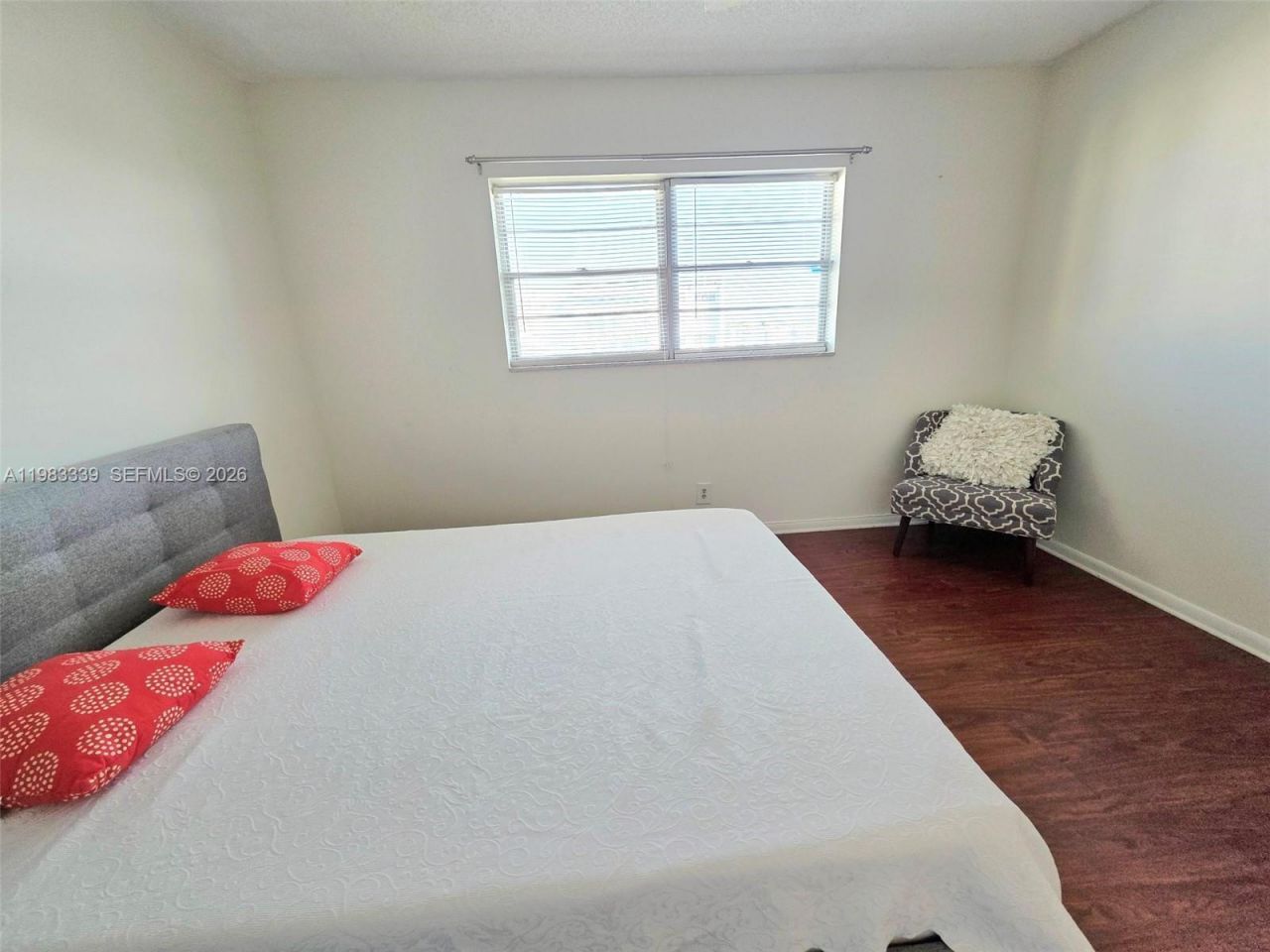 319 NE 14th Ave, Unit 702, Hallandale Beach, FL 33009 Photo