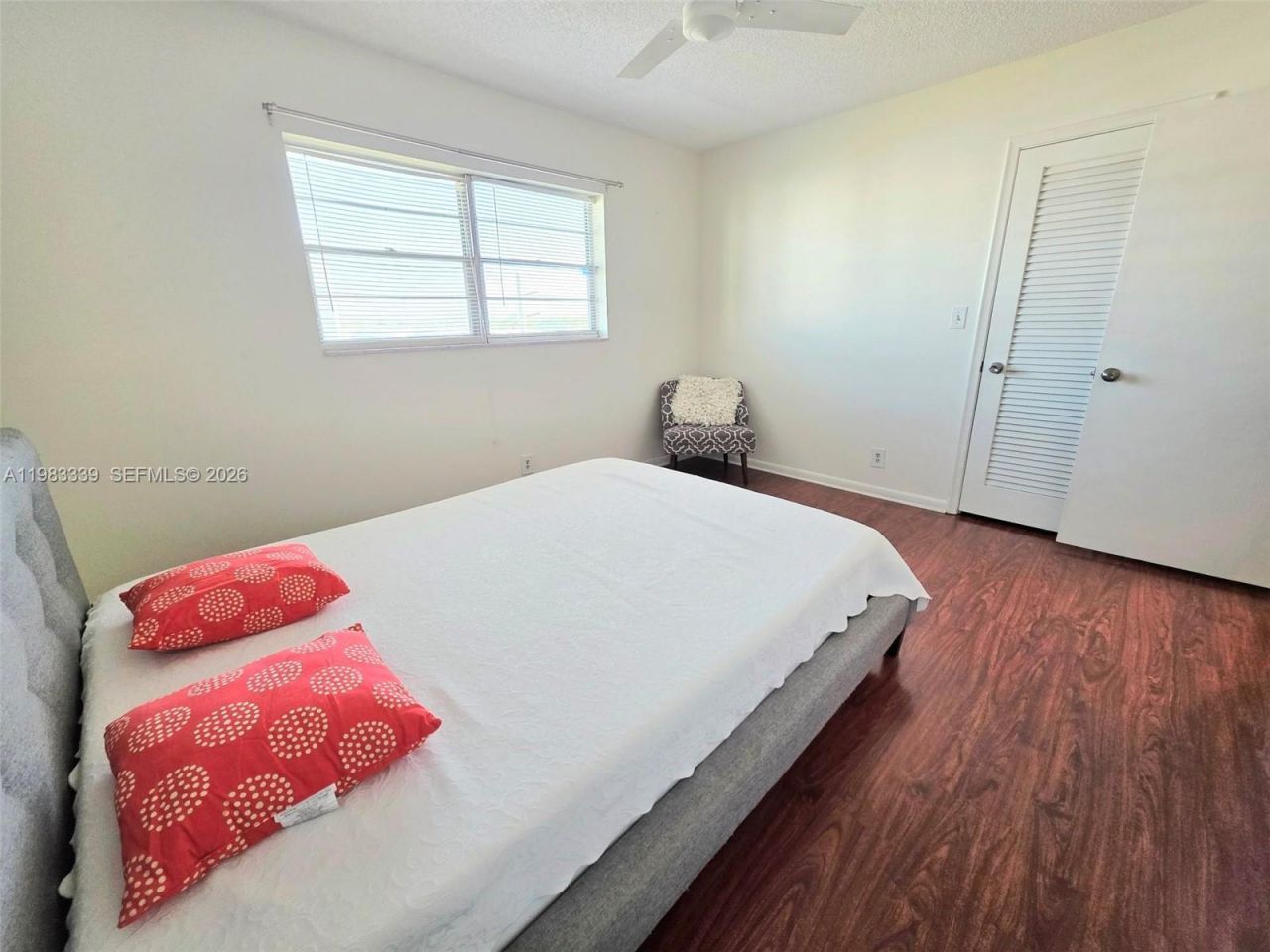 319 NE 14th Ave, Unit 702, Hallandale Beach, FL 33009 Photo