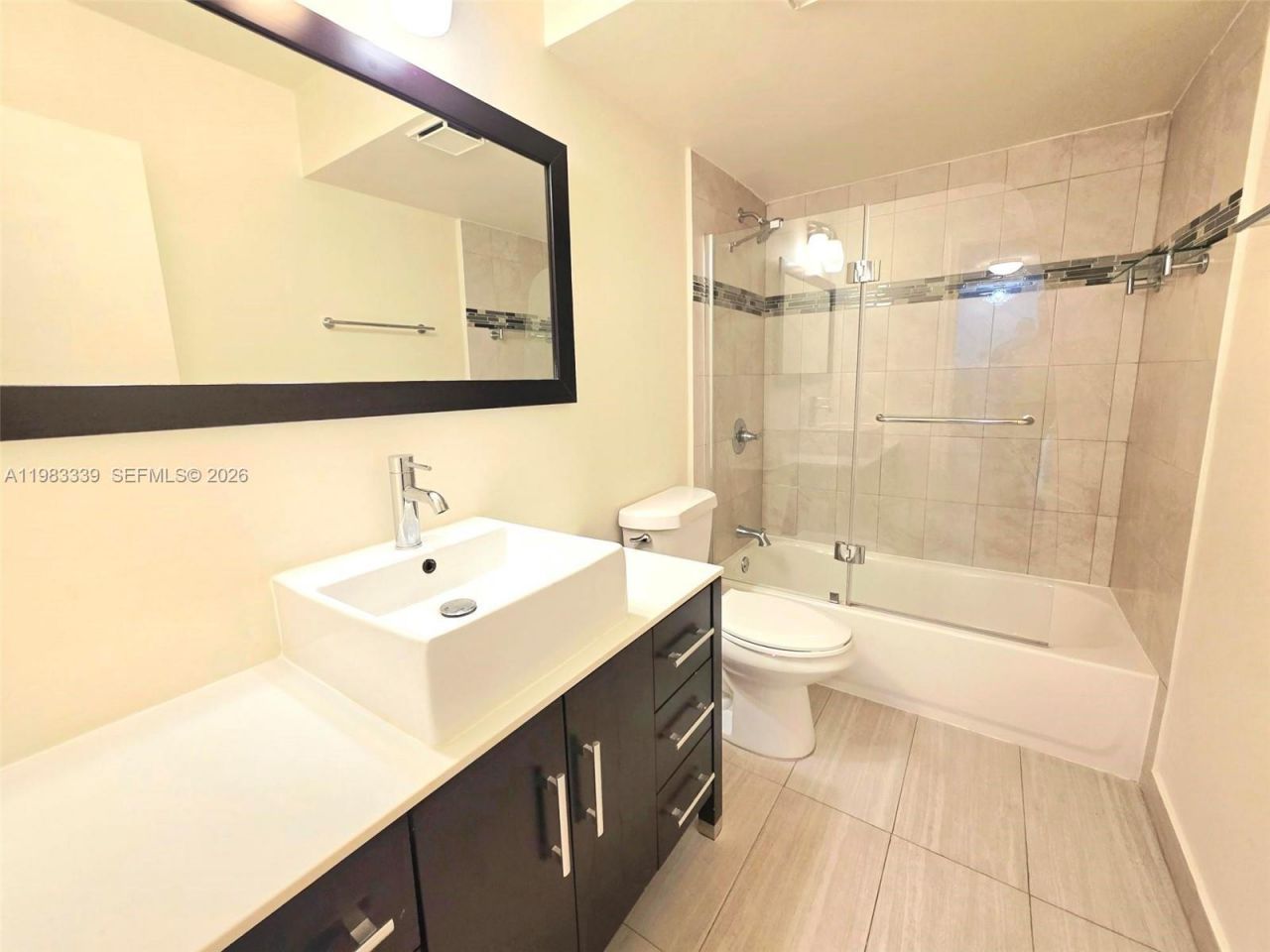 319 NE 14th Ave, Unit 702, Hallandale Beach, FL 33009 Photo