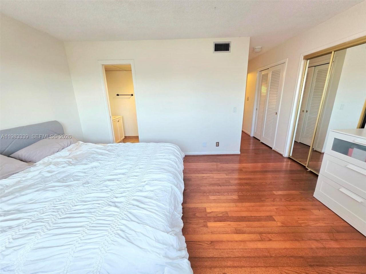 319 NE 14th Ave, Unit 702, Hallandale Beach, FL 33009 Photo