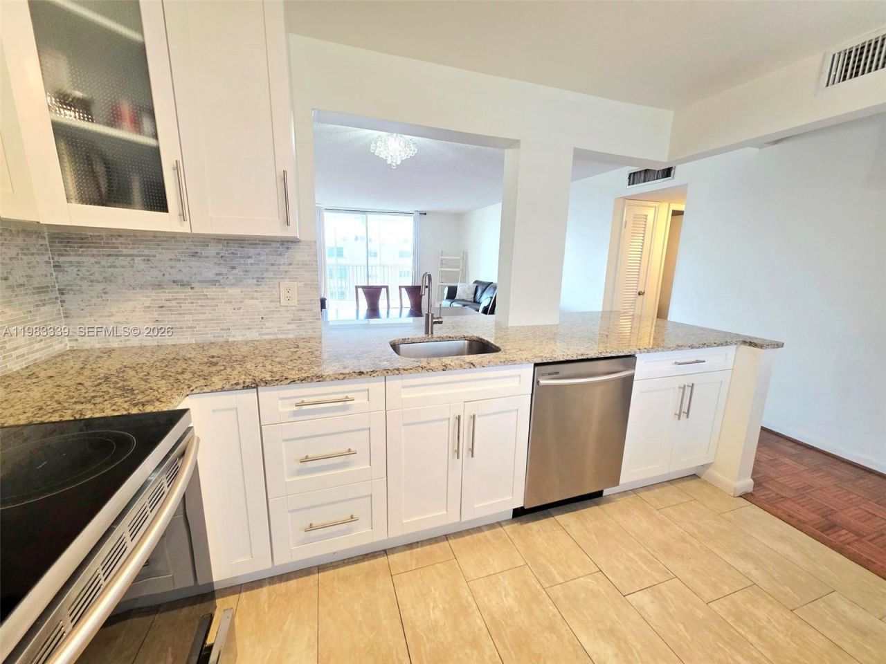 319 NE 14th Ave, Unit 702, Hallandale Beach, FL 33009 Photo