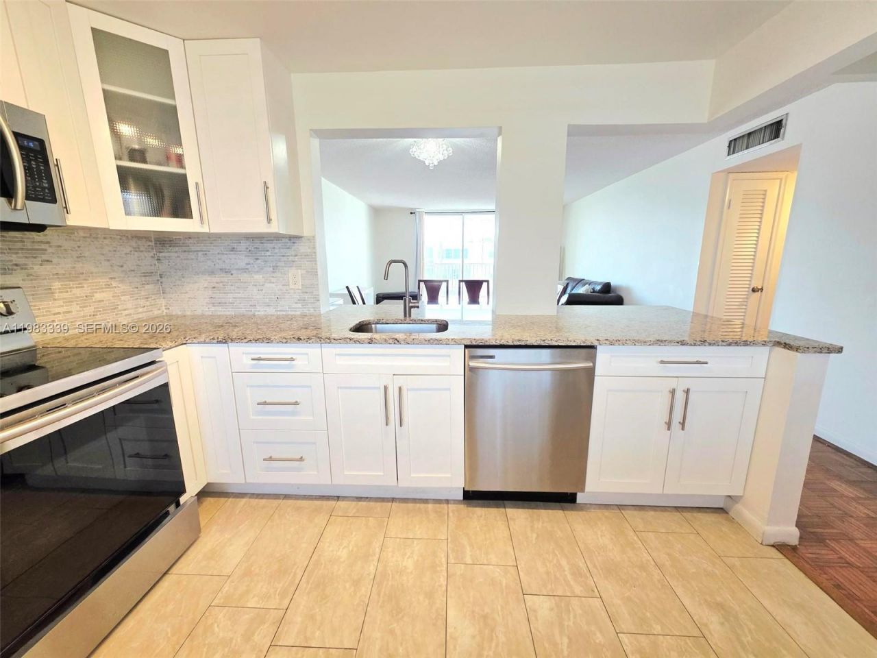 319 NE 14th Ave, Unit 702, Hallandale Beach, FL 33009 Photo