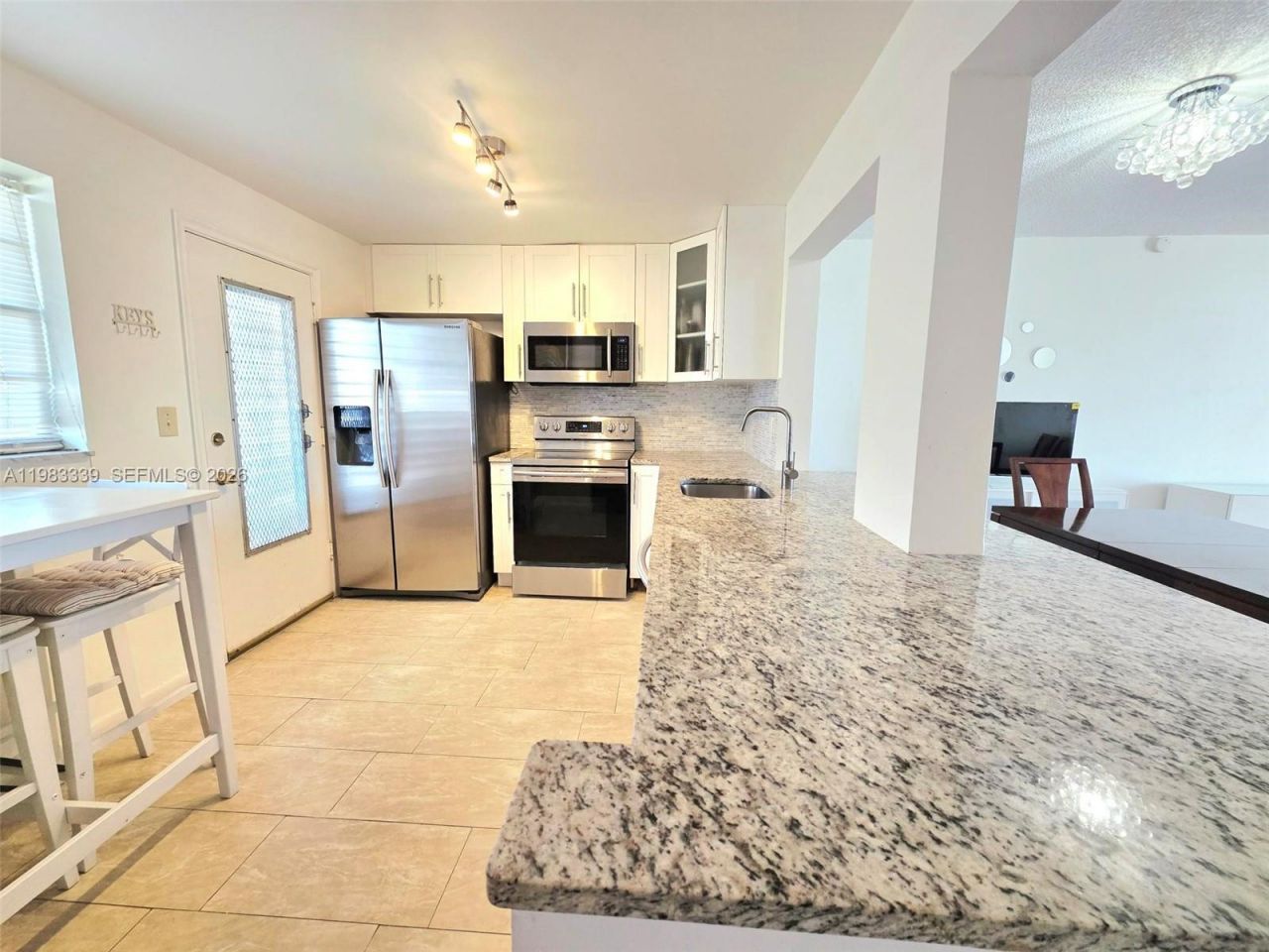 319 NE 14th Ave, Unit 702, Hallandale Beach, FL 33009 Photo