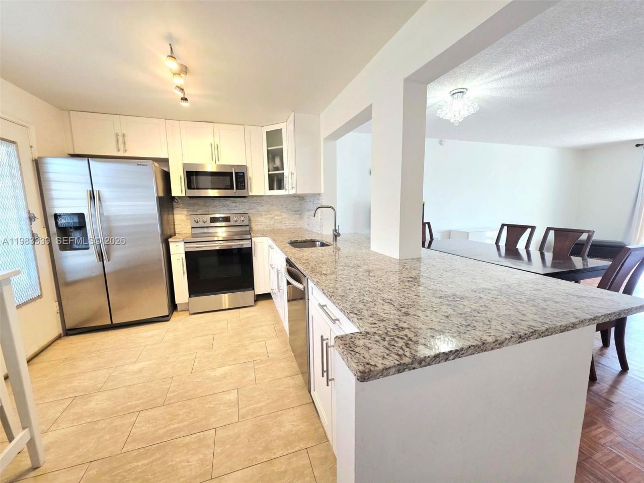 319 NE 14th Ave, Unit 702, Hallandale Beach, FL 33009 Photo