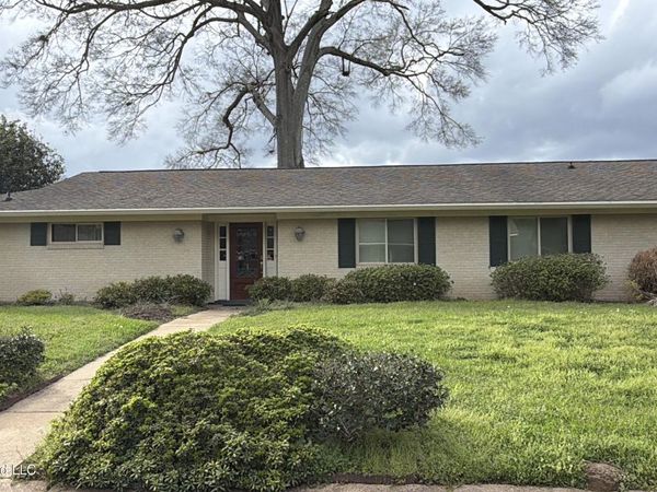 213 Forrest Drive, Natchez, MS 39120