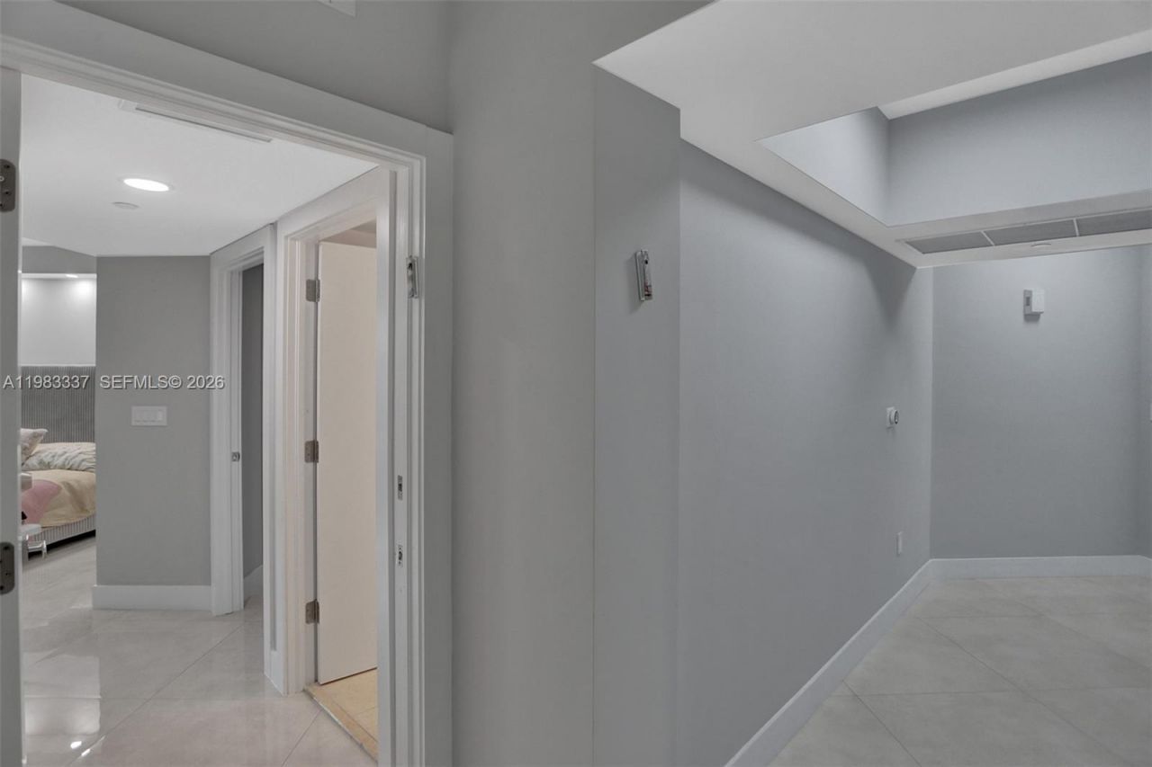 20000 E Country Club Dr, Unit 211, Aventura, FL 33180 Photo