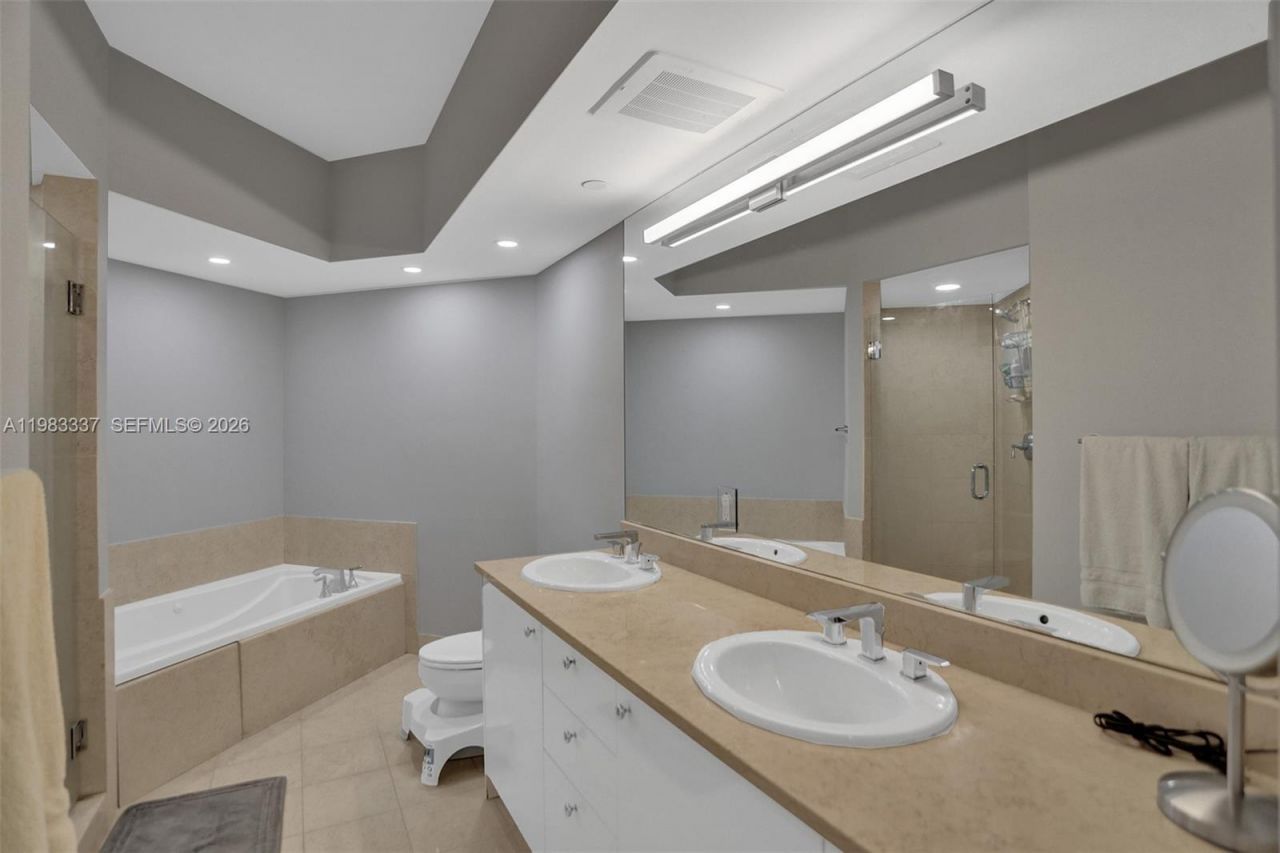 20000 E Country Club Dr, Unit 211, Aventura, FL 33180 Photo