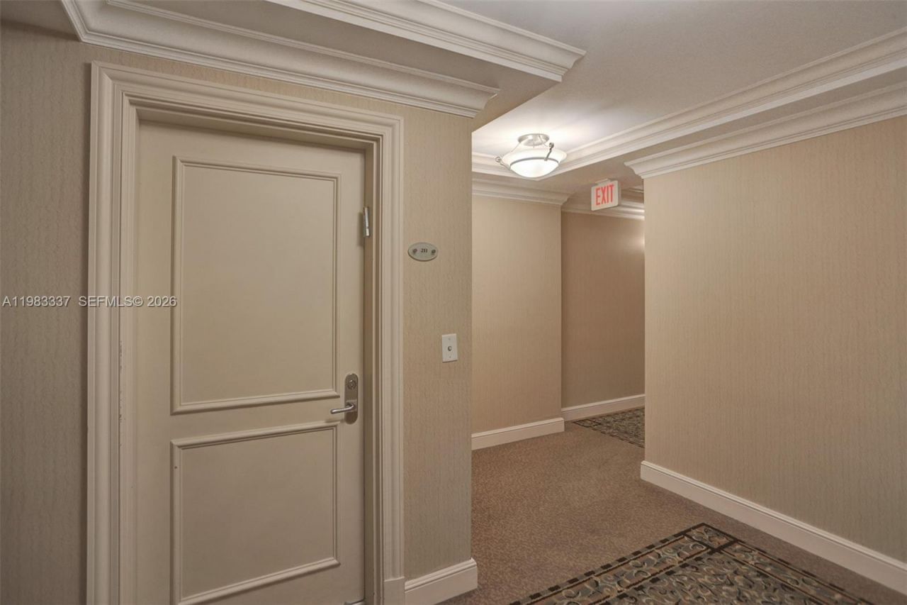 20000 E Country Club Dr, Unit 211, Aventura, FL 33180 Photo