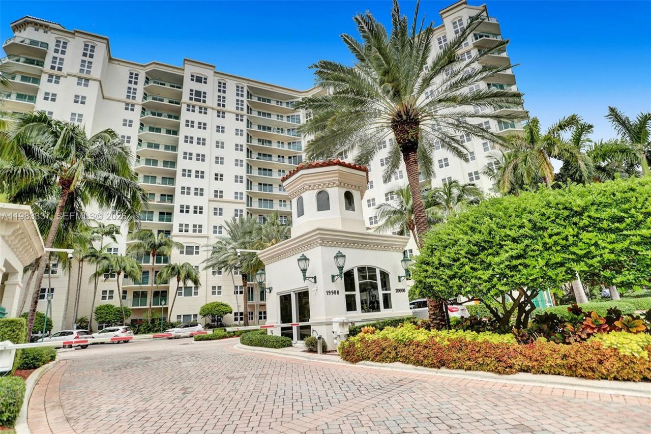 20000 E Country Club Dr, Unit 211, Aventura, FL 33180 Photo