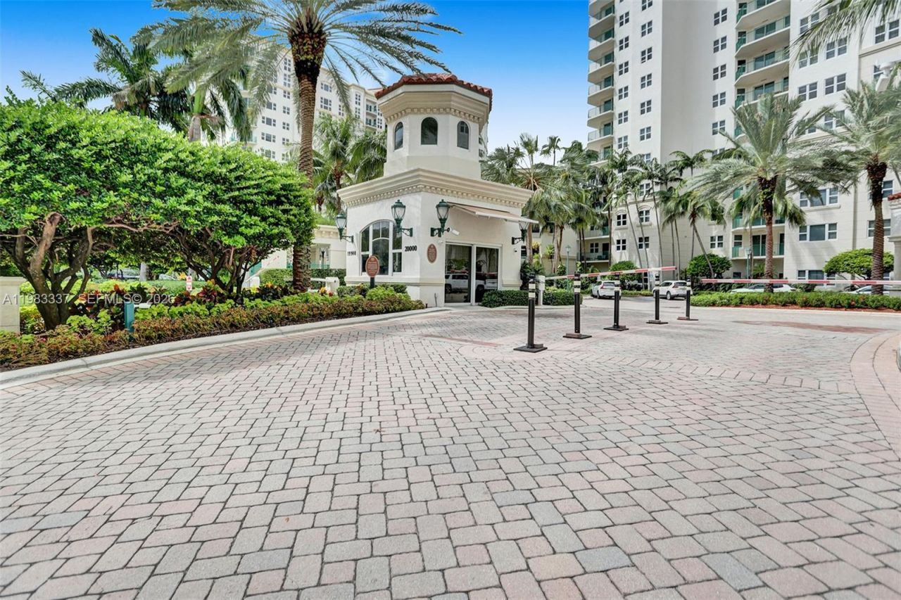 20000 E Country Club Dr, Unit 211, Aventura, FL 33180 Photo