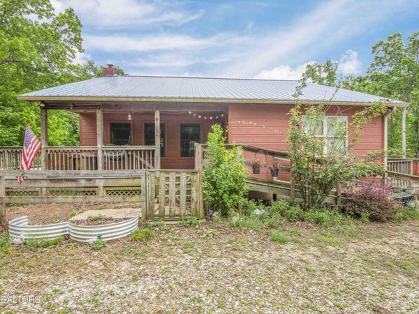 117 Coyote Lane, Oneida, TN 37841