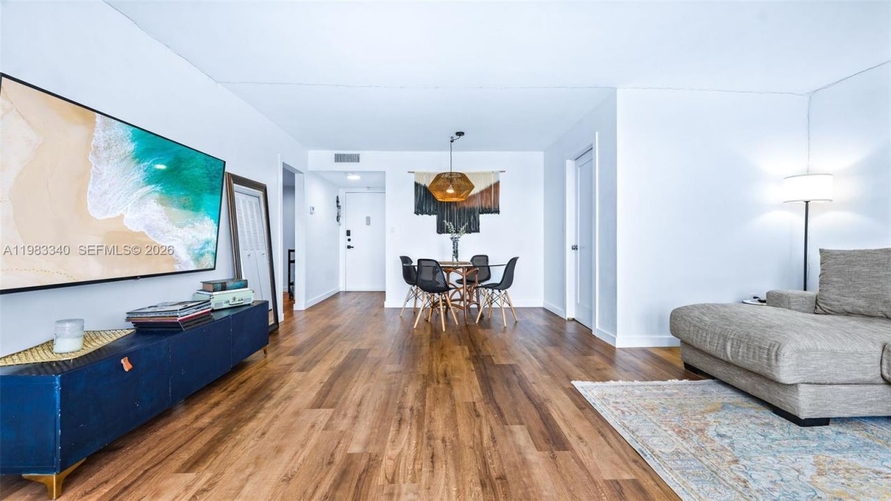 2750 NE 183rd St , Unit 1610, Aventura, FL 33160 Photo