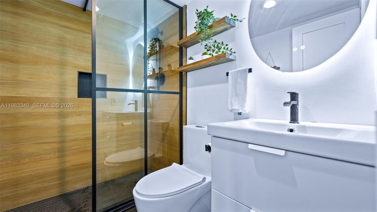 2750 NE 183rd St , Unit 1610, Aventura, FL 33160 Photo