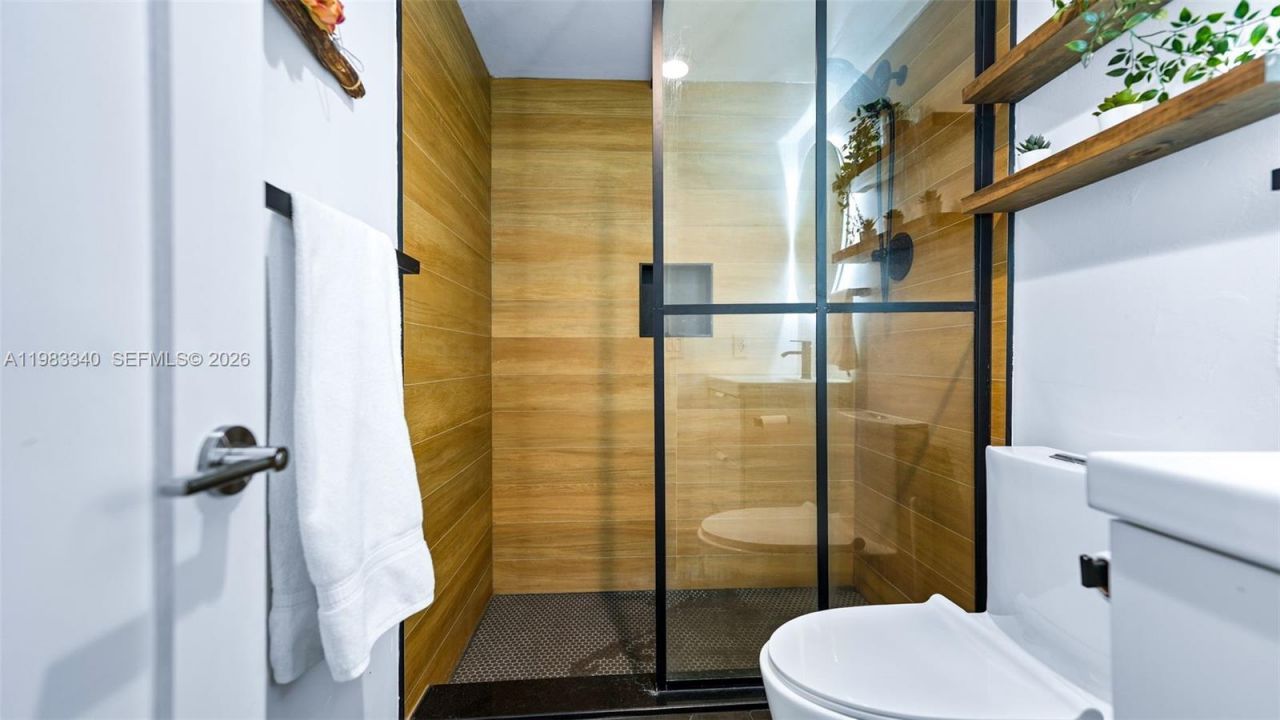 2750 NE 183rd St , Unit 1610, Aventura, FL 33160 Photo