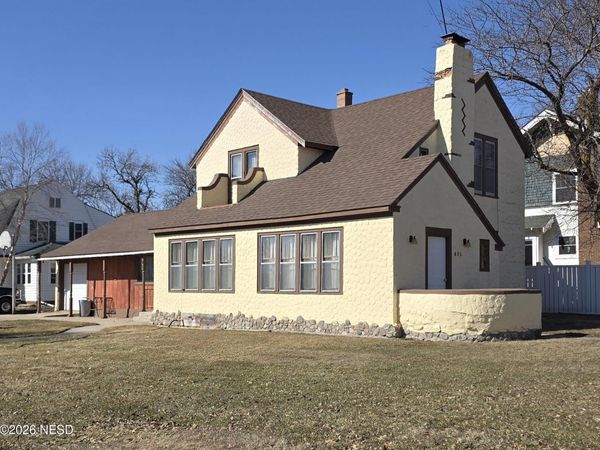 803 1ST STREET W, Webster, SD 57274