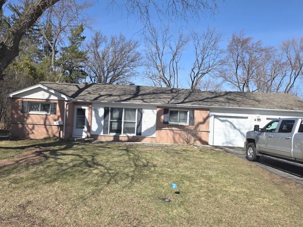 410 Aster Lane , Hoffman Estates, IL 60169