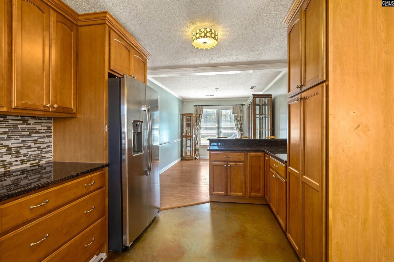 2285 Treetop Lane Photo 14