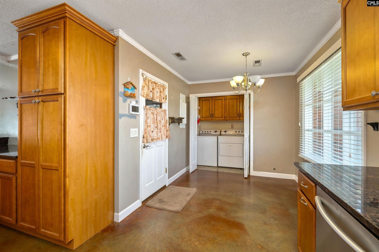 2285 Treetop Lane Photo 15