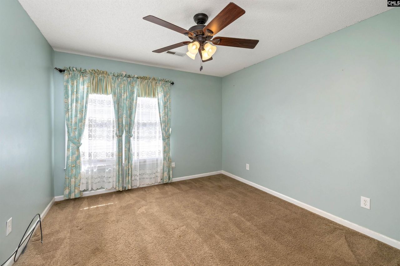 2285 Treetop Lane Photo 27