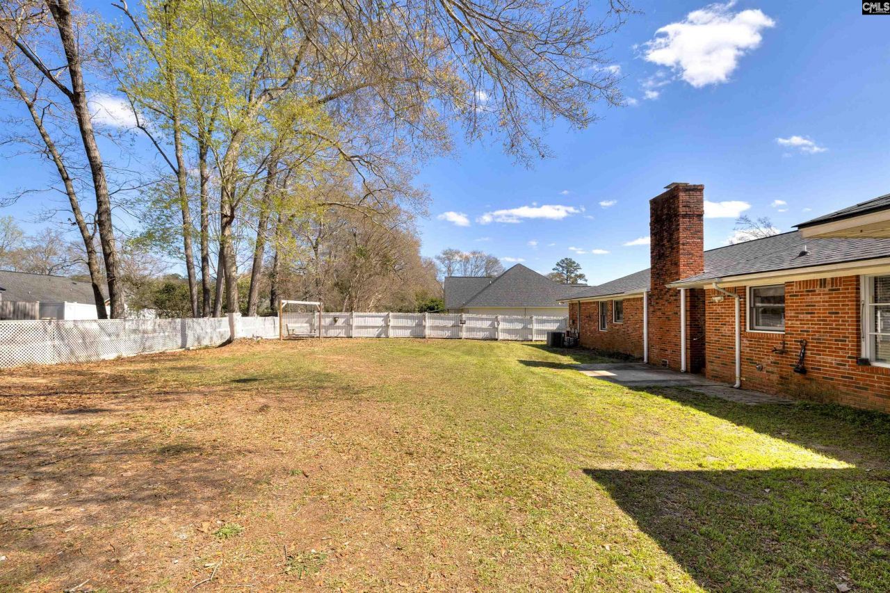 2285 Treetop Lane Photo 32