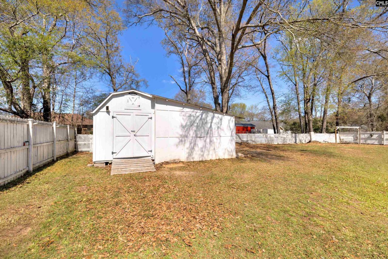 2285 Treetop Lane Photo 33