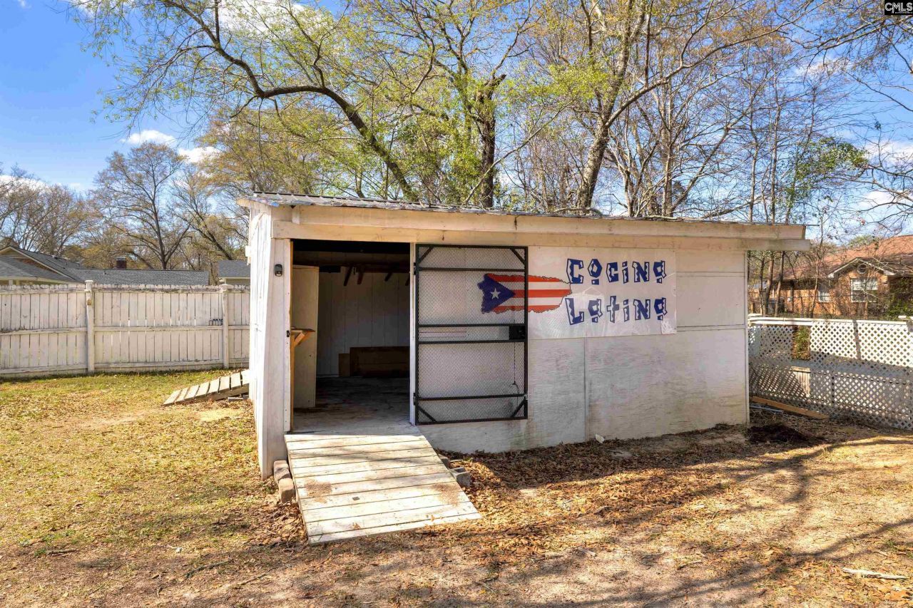 2285 Treetop Lane Photo 37