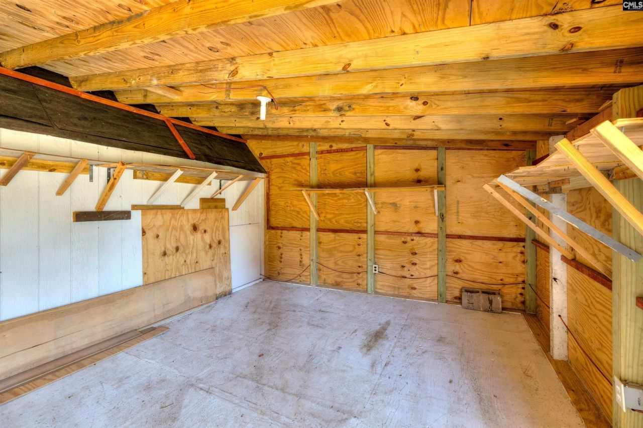 2285 Treetop Lane Photo 38