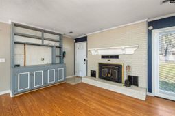 2285 Treetop Lane photo 4