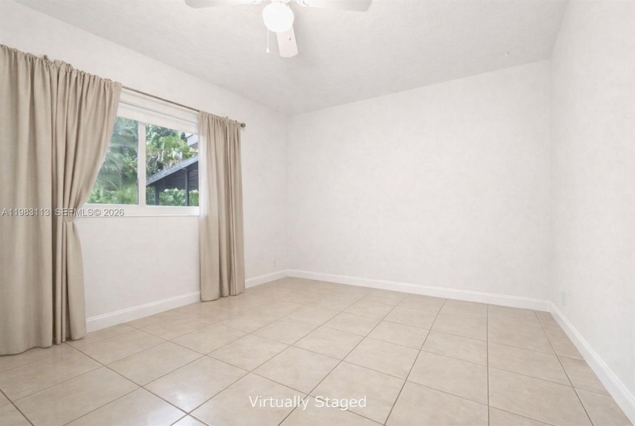550 NE 173rd St, North Miami Beach, FL 33162 Photo