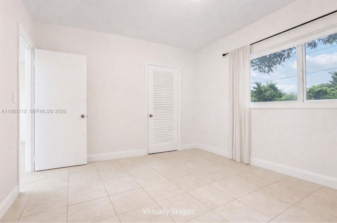 550 NE 173rd St, North Miami Beach, FL 33162 Photo