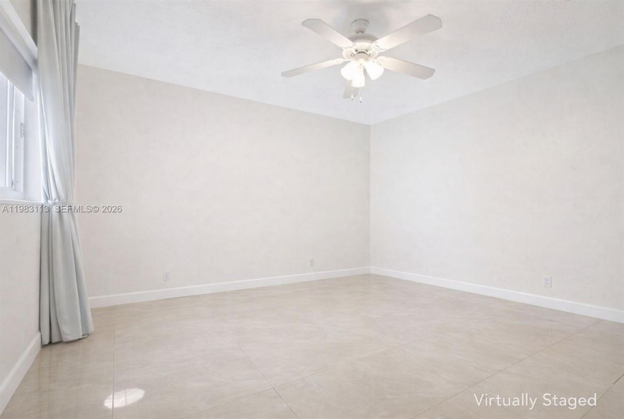 550 NE 173rd St, North Miami Beach, FL 33162 Photo
