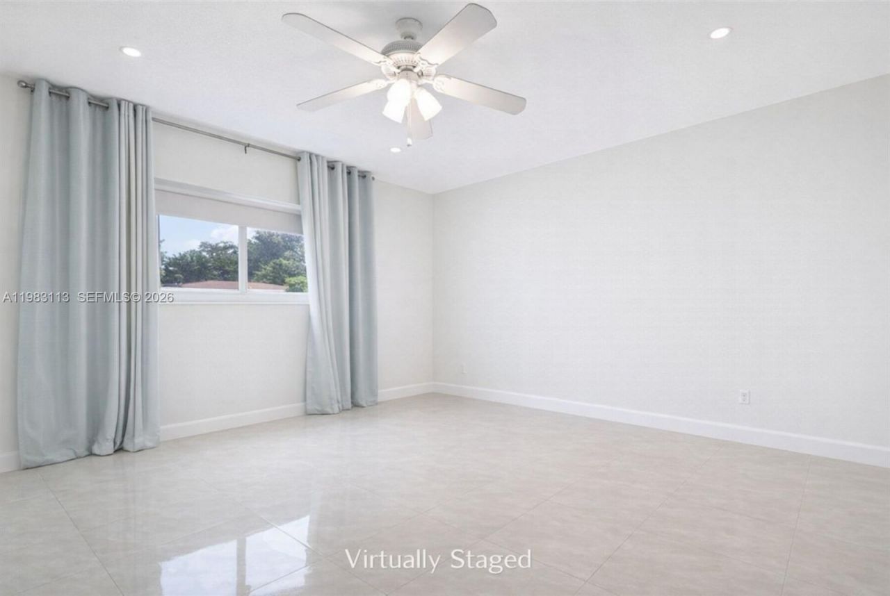 550 NE 173rd St, North Miami Beach, FL 33162 Photo