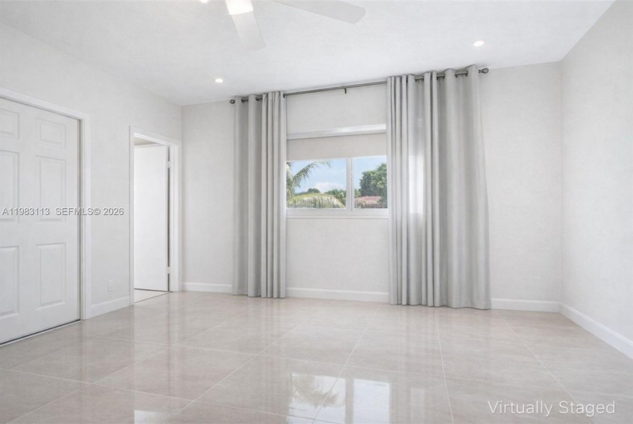 550 NE 173rd St, North Miami Beach, FL 33162 Photo