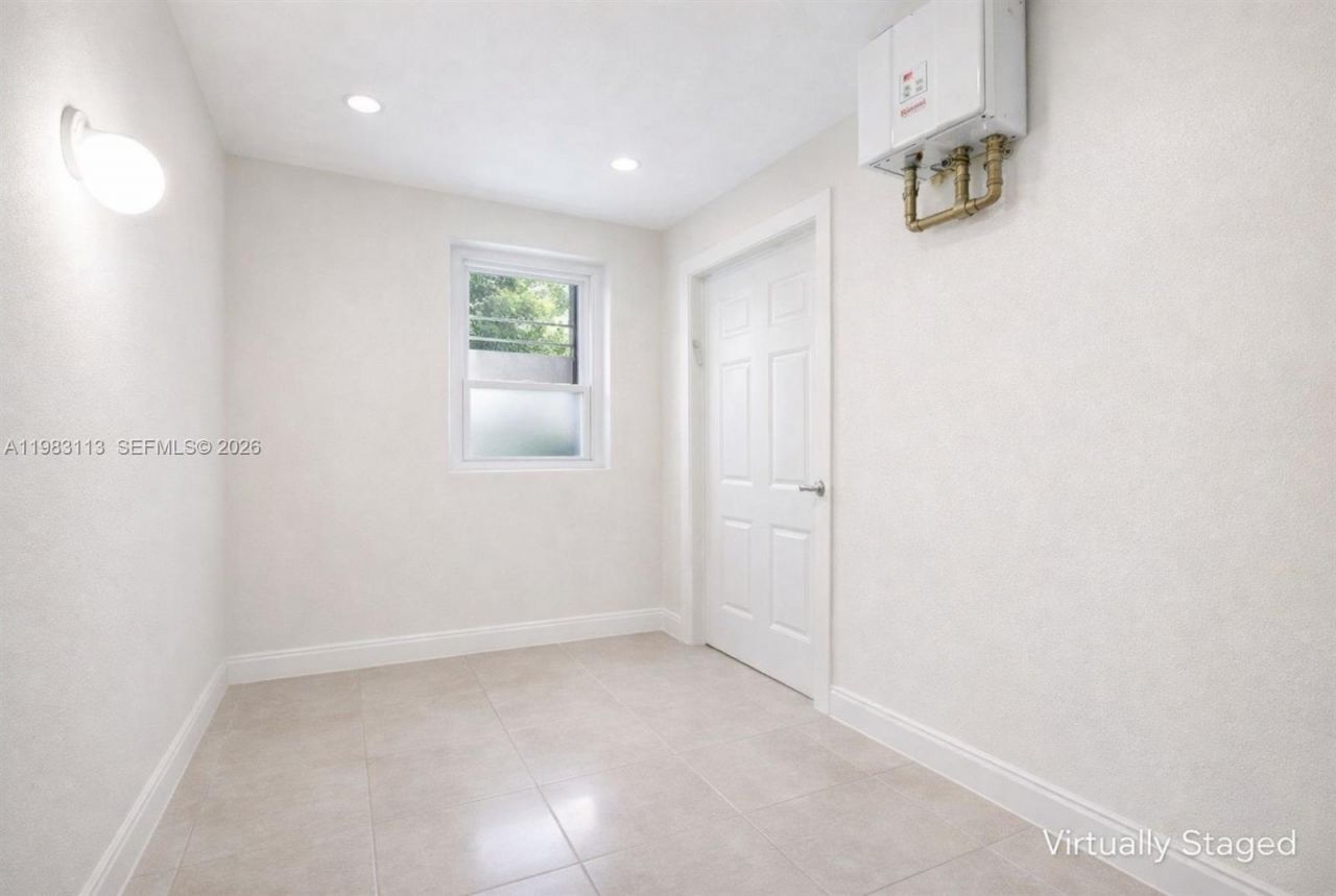 550 NE 173rd St, North Miami Beach, FL 33162 Photo