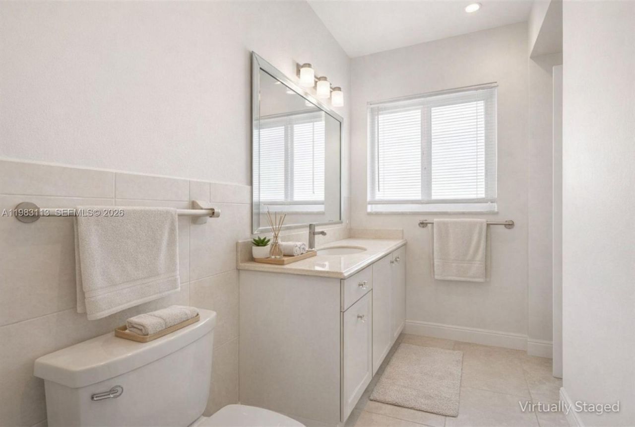 550 NE 173rd St, North Miami Beach, FL 33162 Photo