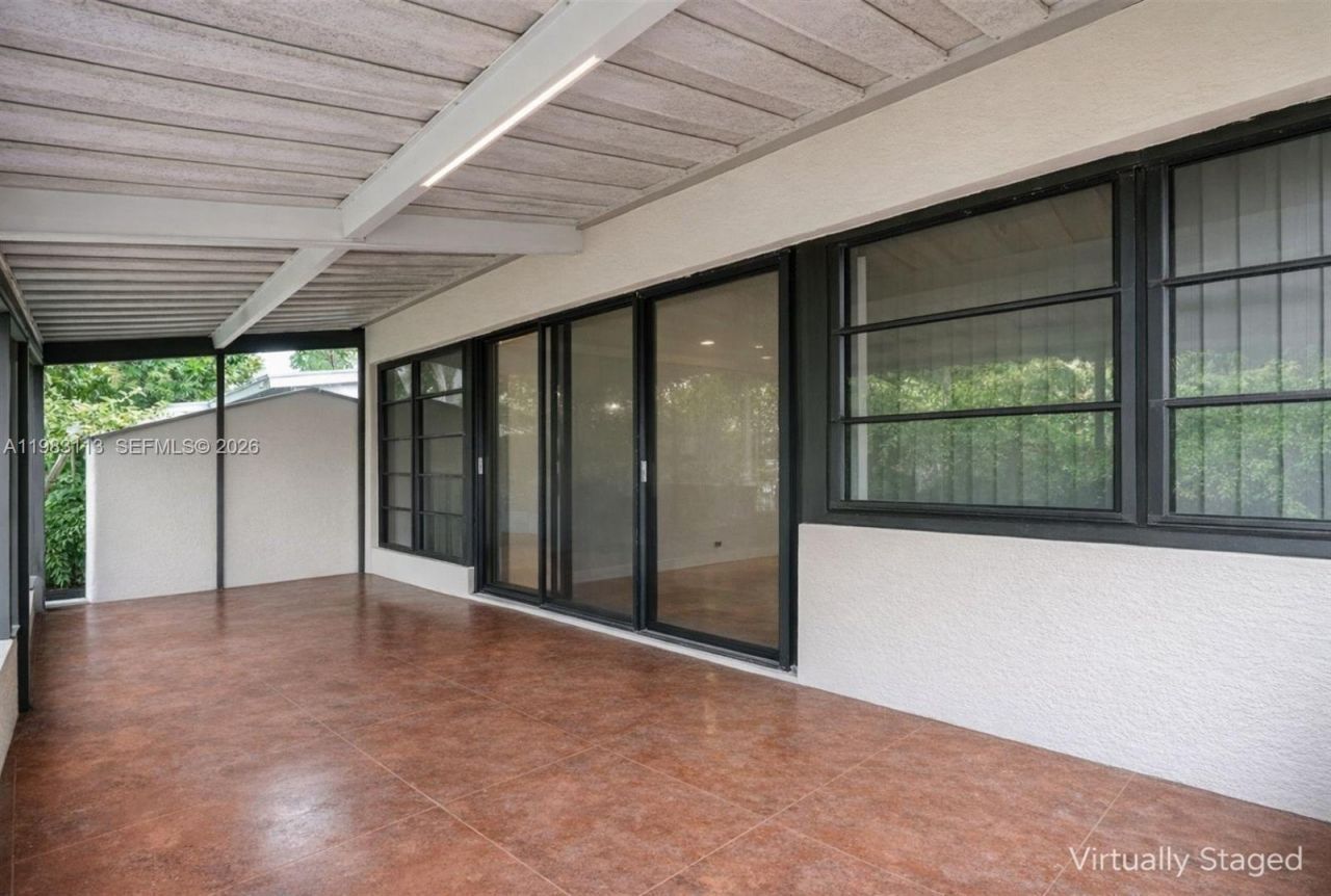 550 NE 173rd St, North Miami Beach, FL 33162 Photo