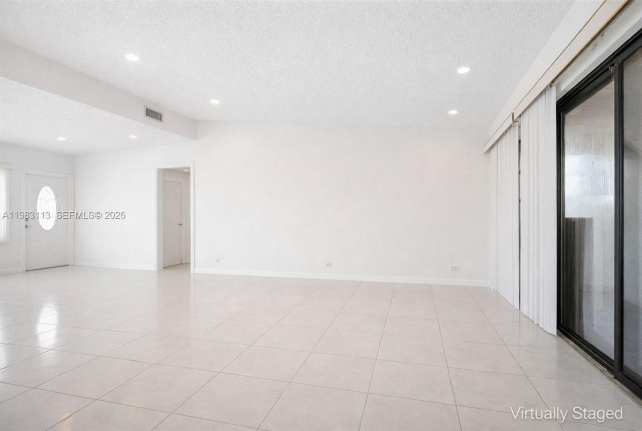 550 NE 173rd St, North Miami Beach, FL 33162 Photo