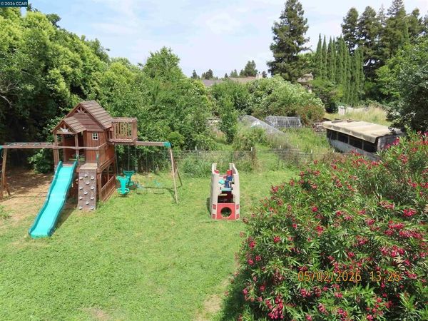 730 Stratford Avenue, Dixon, CA 95620