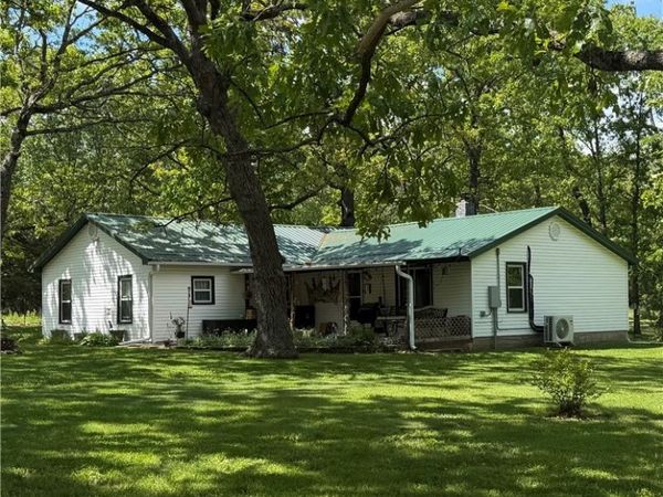 15887 County Rd 18, Quincy, MO 65735
