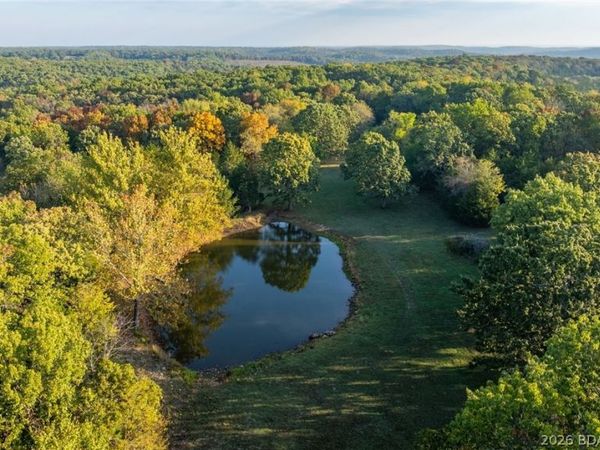 15887 County Rd 18, Quincy, MO 65735