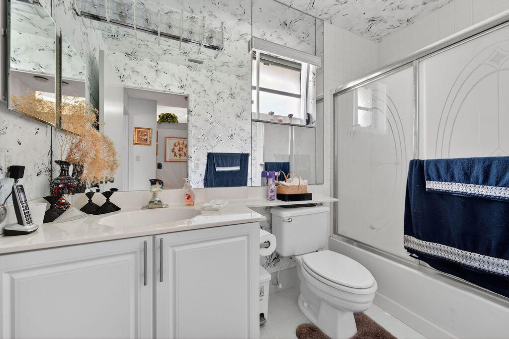 6045 Sunny Pointe Circle, Delray Beach, FL 33484 Photo