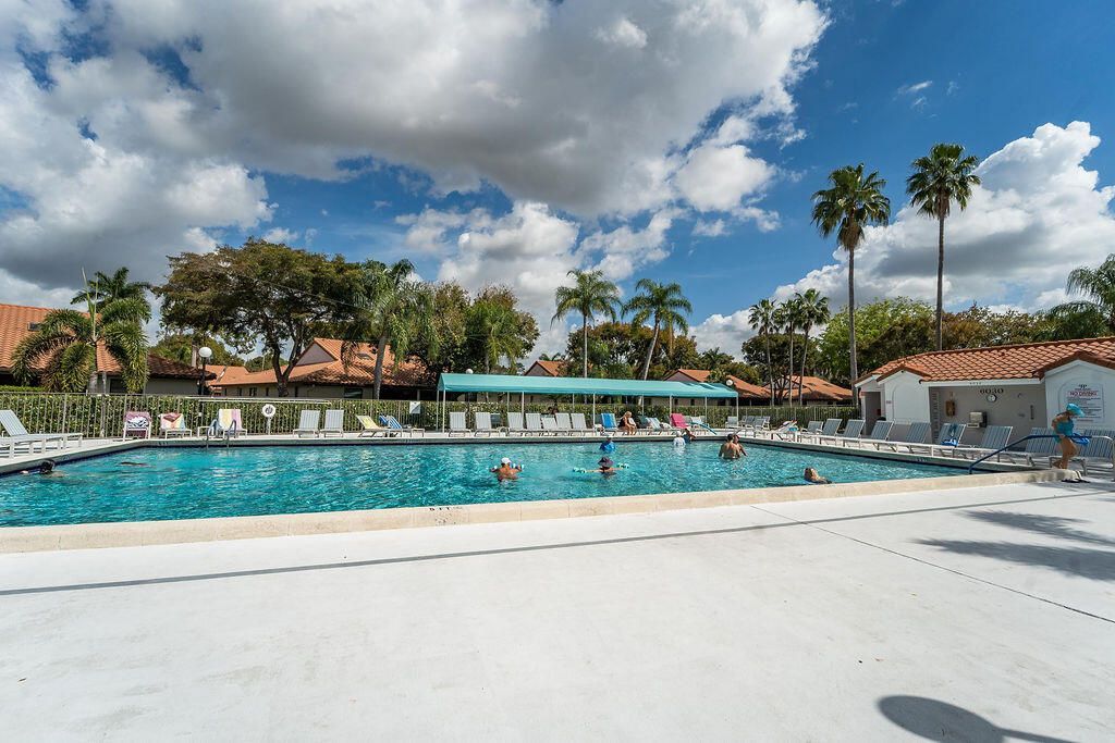 6045 Sunny Pointe Circle, Delray Beach, FL 33484 Photo