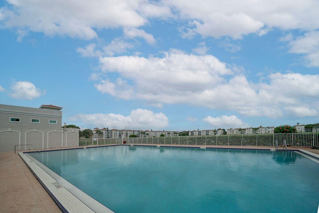 6045 Sunny Pointe Circle, Delray Beach, FL 33484 Photo