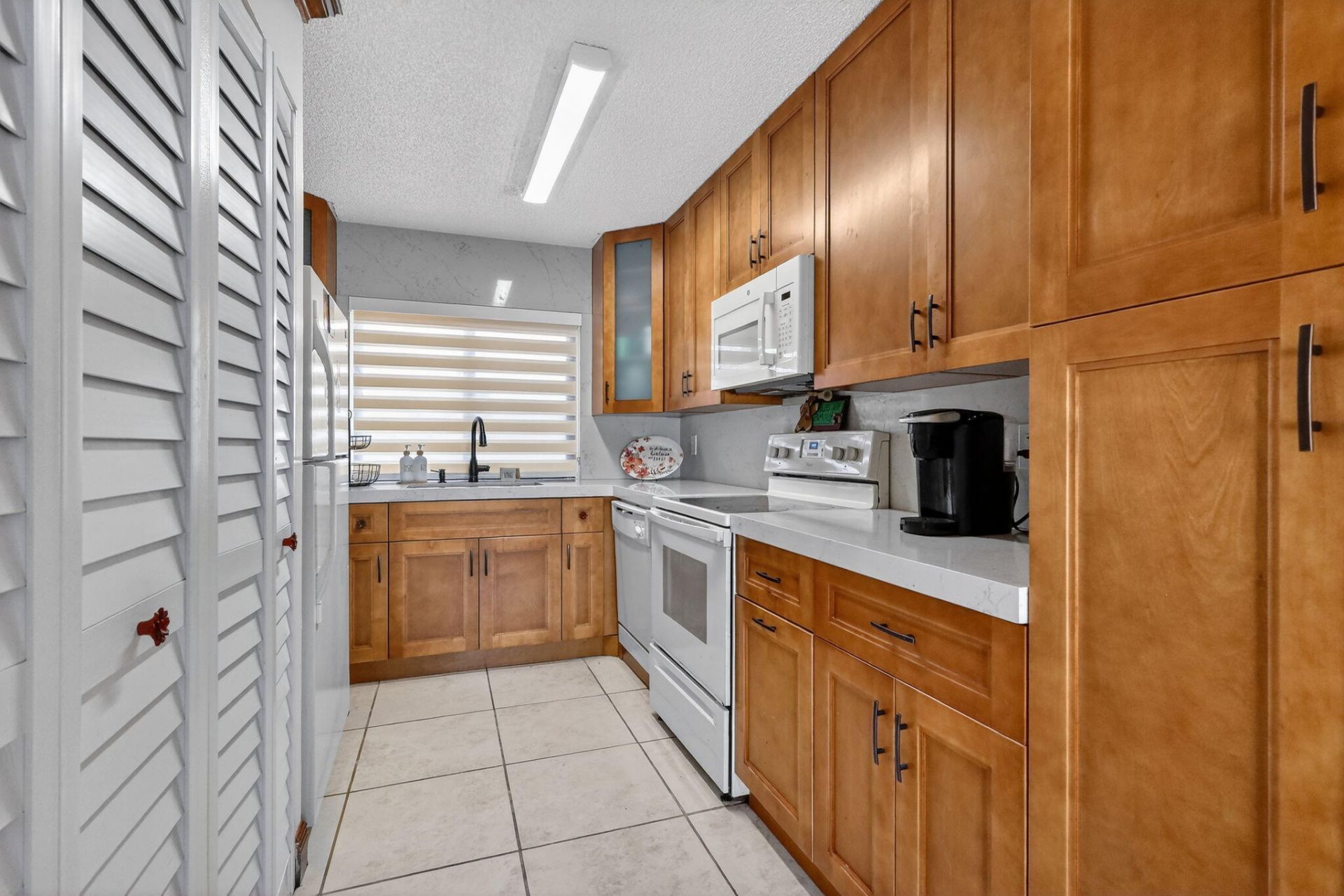 6171 NW 170th Lane, Hialeah, FL 33015 Photo