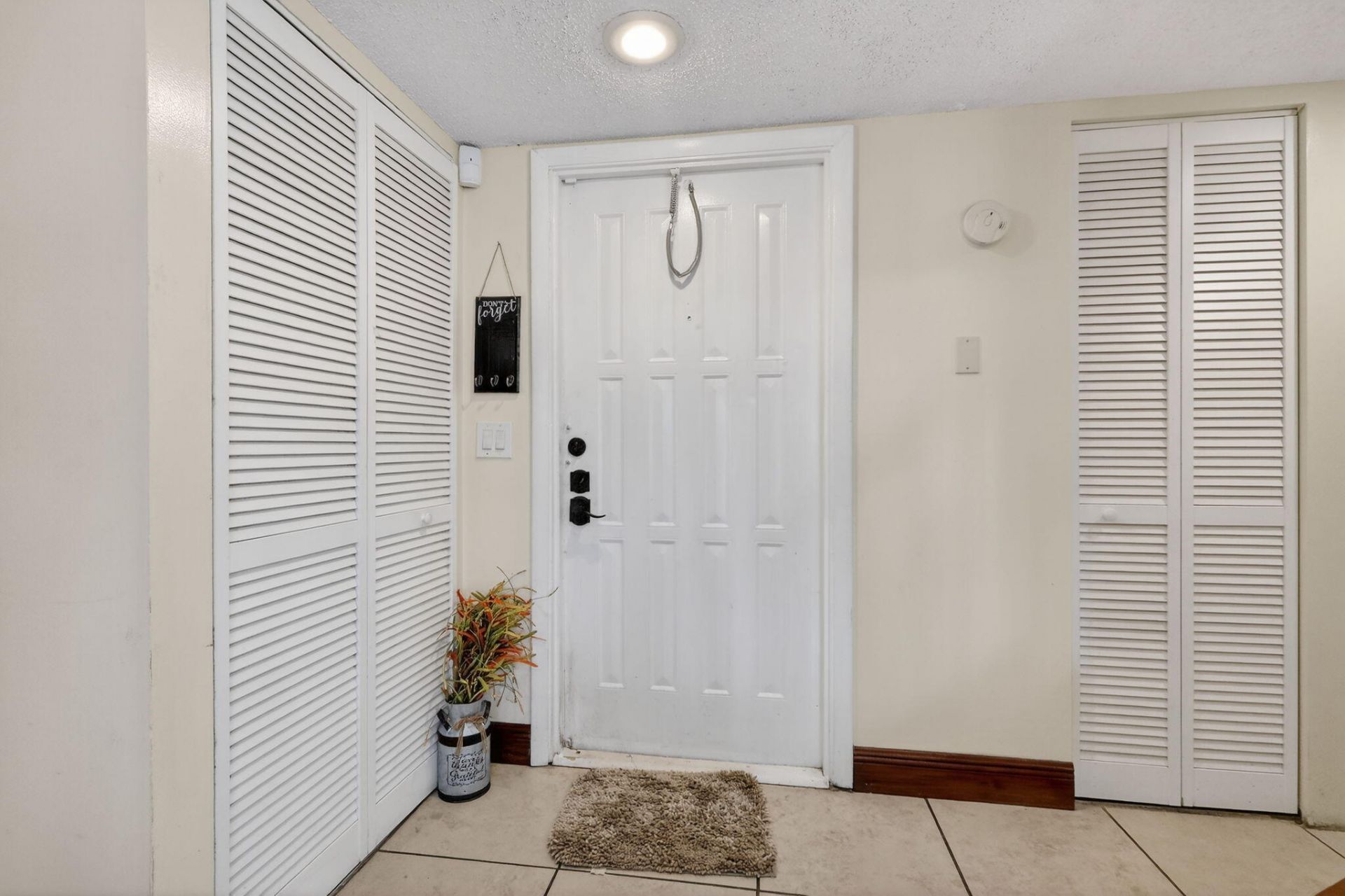 6171 NW 170th Lane, Hialeah, FL 33015 Photo