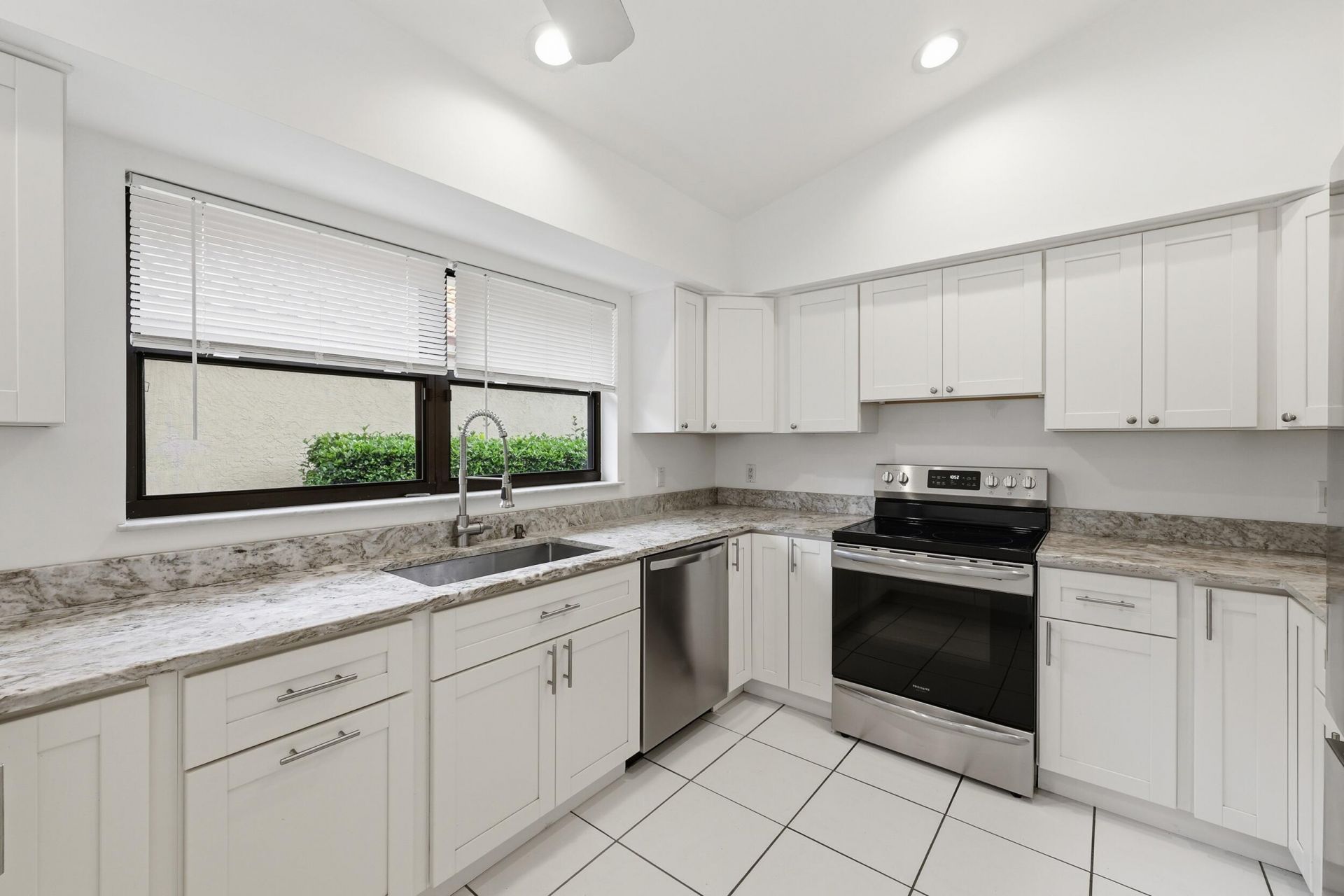 2735 SW Mariposa Circle, Palm City, FL 34990 Photo