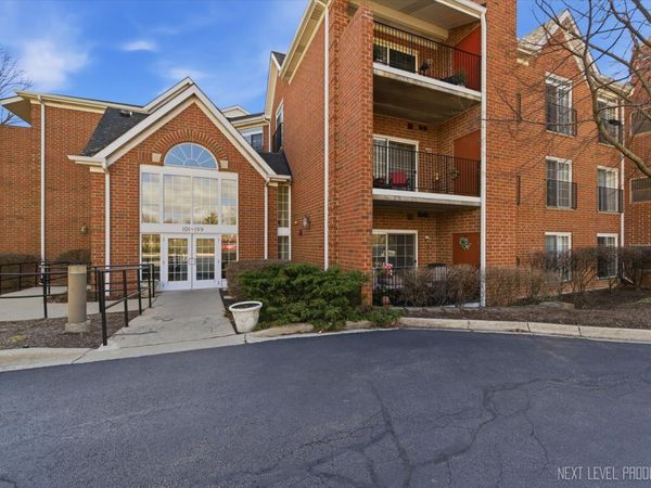 147 Hunt Club Drive , Unit 147, St. Charles, IL 60174