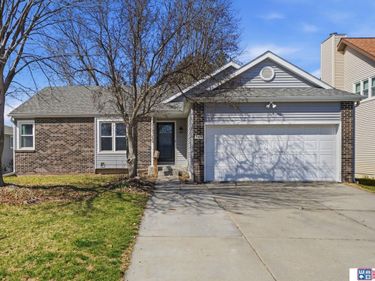 720 Glenarbor Circle, Lincoln, NE 68512