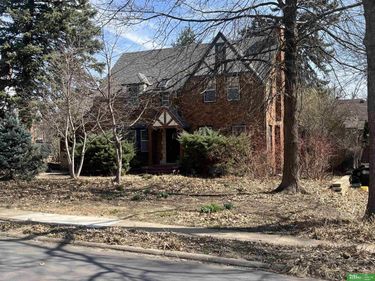 2011 N 55th Street, Omaha, NE 68104